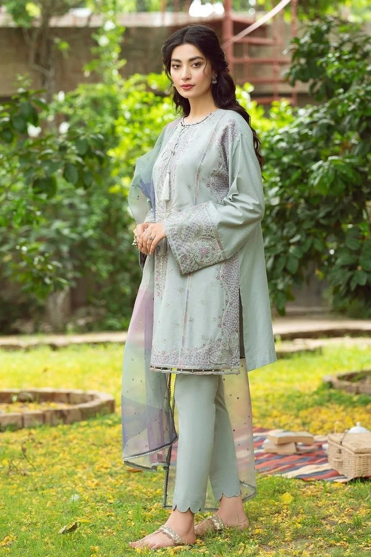 Pakistani Eid formal wear collection